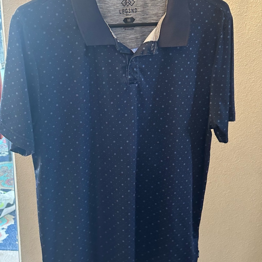 Men’s Golf Shirt. Medium.